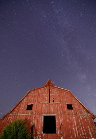 Full Moon Rituals Rooted in American Tradition: Manifesting in Modern Times