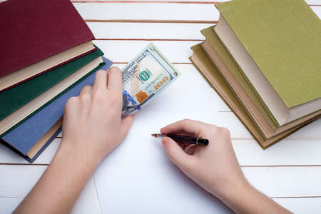 Financial Habits and Teaching Kids about Money: Zodiac Sign Approaches in U.S. Parent Households